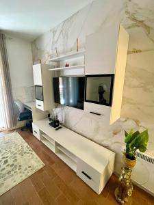 Kuchyň nebo kuchyňský kout v ubytování Apartment Rafailovici