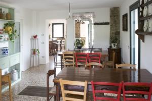 Restoran või mõni muu söögikoht majutusasutuses Agriturismo Scribano