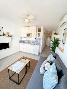 Køkken eller tekøkken på Elegant 1BDR Bright Flat with Pool