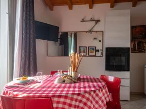 Billede fra billedgalleriet på Dante with spacious balcony and Lake view i Parzanica + 9 billeder