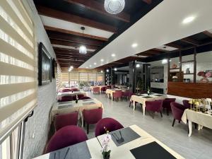 Restaurace v ubytování Hotel Halibas