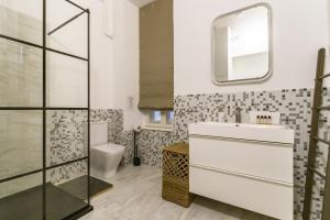 A bathroom at The Museum Living Budapest