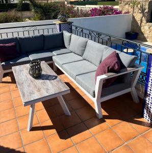 A seating area at La Torre Alba - La Finca Golf Resort