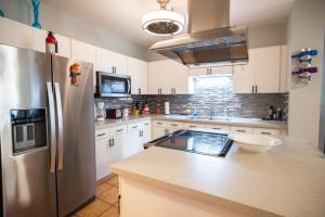 Dapur atau dapur kecil di Condo Beach Court