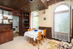 Kuchyň nebo kuchyňský kout v ubytování Apartments Marija