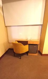A seating area at HOTEL Javier Prado Inn