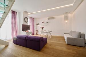 Un lugar para sentarse en Luxy Appartment Close Navigli