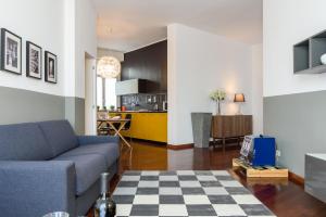 Zona de estar de ALTIDO Lovely Apt with Terrace and View in Central Milan