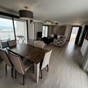 Posezení v ubytování Summer By The See 3 Bedroom Taghazout Bay Tamourit