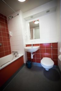 ห้องน้ำของ Travelodge Limerick