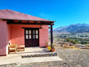 Nespecifikovaný výhled na hory nebo výhled na hory při pohledu z chaty