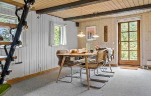 Φωτογραφία από το άλμπουμ του 2 Bedroom Pet Friendly Home In Glesborg σε Glesborg