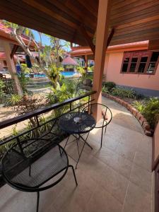 Balkón nebo terasa v ubytování The Pace Phuket Boutique Resort