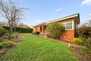 Gallery image of 3-Bed Family Haven with Garden & BBQ Area in Canberra +19 photos