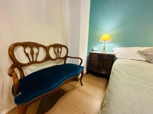 Postel nebo postele na pokoji v ubytování Mirador 1 del Mercado Central - habitacion con baño privado en el centro de la Ciudad Vella