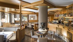 Kuchyň nebo kuchyňský kout v ubytování Hotel St. Anton