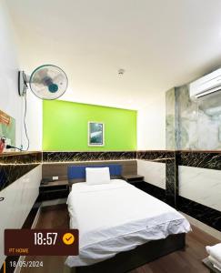 Postel nebo postele na pokoji v ubytování Phúc Khang Hotel Airport