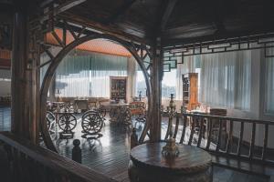 Restaurace v ubytování Araliya Green Hills - Where Historic Charm Mingles with Natural Beauty