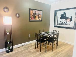 Φωτογραφία από το άλμπουμ του Amazing and Breathtaking One Bedroom Downtown apt σε Norfolk +25 φωτογραφίες