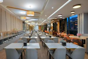 Restaurace v ubytování Hongdu Hotel