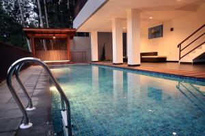 Πισίνα στο ή κοντά στο Tulip Hill View Villa 6 bedrooms with a private swimming pool and movie room