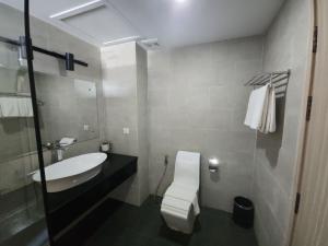 Ένα μπάνιο στο CHILCHILL Hotel Riverside