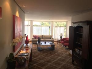Ruang duduk di L.A.H. Hostellerie