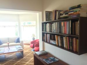 Perpustakaan di hotel