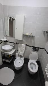 Vannituba majutusasutuses B&B - Camera doppia con bagno privato in stupendo attico con vista mozzafiato