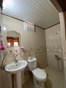 Et badeværelse på Peri Cave Hotel