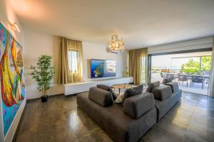 Χώρος καθιστικού στο Penthouse apartment ReNikS