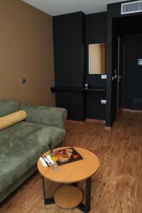 Posezení v ubytování Alvin Comfort Hotel