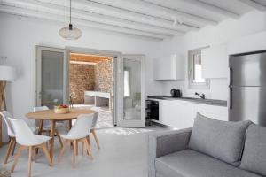 Kuchyň nebo kuchyňský kout v ubytování Infinity View Villa Agios Ioannis Serifos