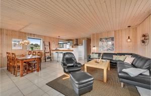 Posezení v ubytování Holiday Home Hemmet 97 With Hot Tub