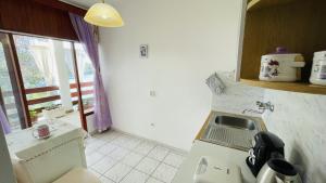 Ванная комната в Lovely apartments on the private Beach - island Korčula