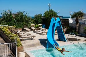 The swimming pool at or close to Hotel Fedora Riccione