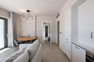 Dapur atau dapur kecil di Mesogi Villas, brand new modern, stylish villas, private pool, seaviews