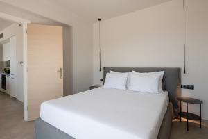 Katil atau katil-katil dalam bilik di Mesogi Villas, brand new modern, stylish villas, private pool, seaviews
