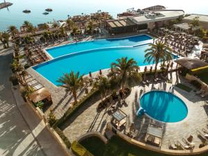 Бассейн в Lords Palace Hotel SPA Casino или поблизости