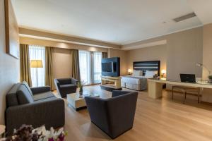 TV a/nebo společenská místnost v ubytování Sundance Hotel Istanbul