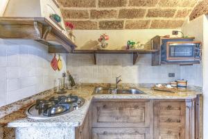 Nhà bếp/bếp nhỏ tại Il Papavero Rosso - Cozy Villa