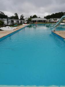 Swimmingpoolen hos eller tæt på Bungalow Martins Nazaré Land`s Hause