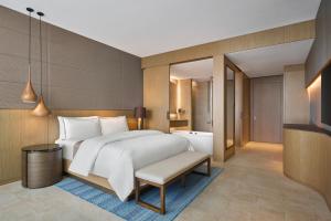 Postel nebo postele na pokoji v ubytování The Westin Resort & Spa Cam Ranh