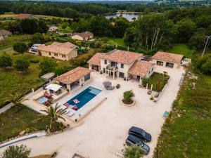 Πισίνα στο ή κοντά στο Villa Gurson