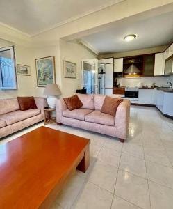 Η κουζίνα ή μικρή κουζίνα στο CalDi Sea View House
