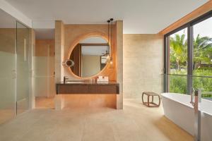 Koupelna v ubytování The Westin Resort & Spa Cam Ranh
