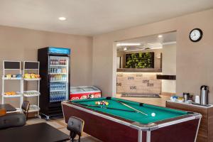Fotografie z fotogalerie ubytování Travelodge by Wyndham Lake Havasu v destinaci Lake Havasu City + 43 fotografií