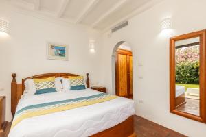 Кровать или кровати в номере Hotel Vecchia Marina