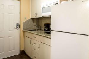 Η κουζίνα ή μικρή κουζίνα στο Rodeway Inn Vicksburg