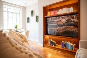 Χώρος καθιστικού στο Luxury 1BR Apartment in Leeds City Centre